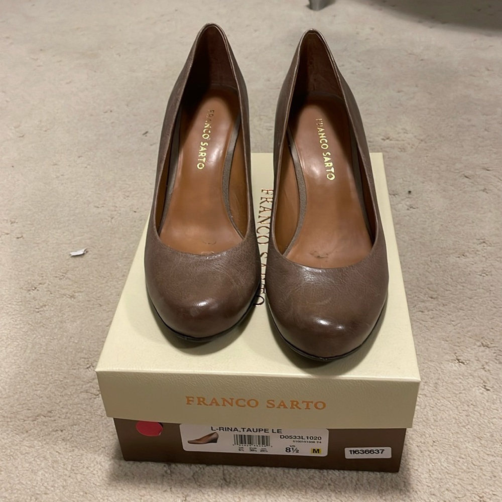 Franco Sarto Taupe Leather Wedge Pump Size 8.5